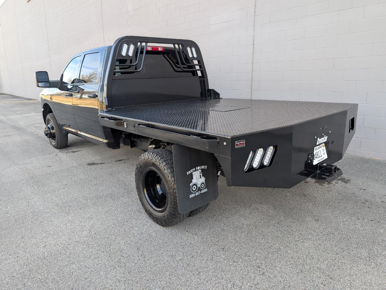 RAM 3500 Tradesman 4x4 Crew Cab 8' Box 2024