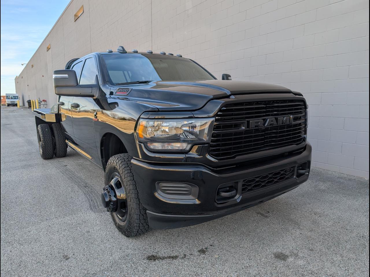 2024 RAM 3500 Tradesman 4x4 Crew Cab 8' Box