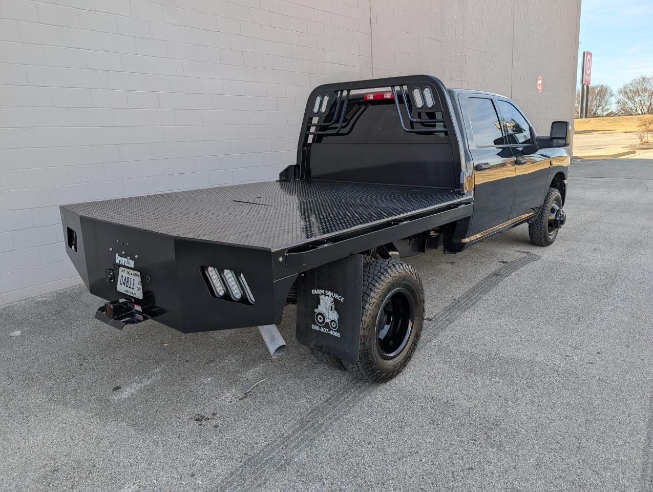 RAM 3500 Tradesman 4x4 Crew Cab 8' Box 2024
