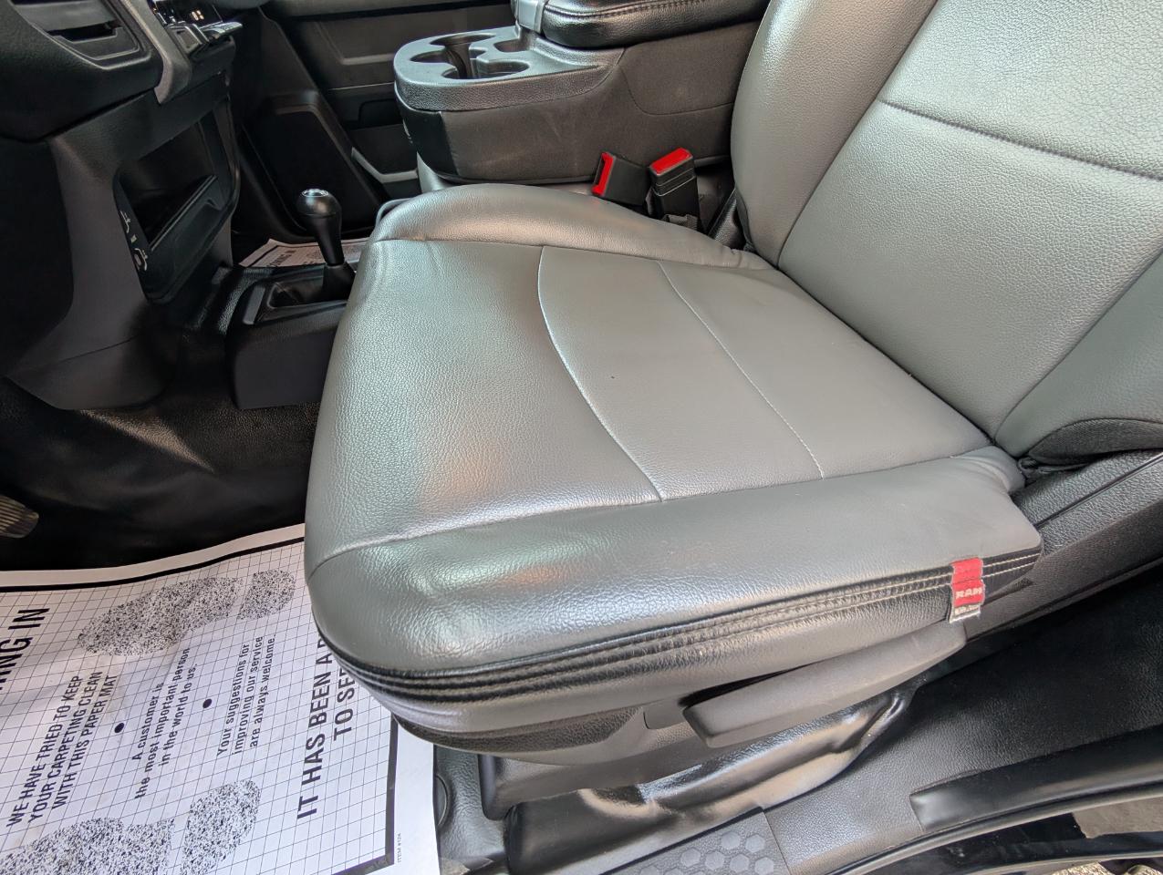 RAM 3500 Tradesman 4x4 Crew Cab 8' Box 2024