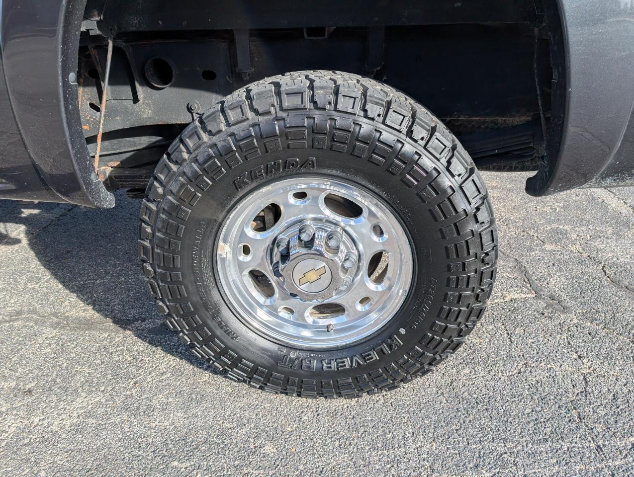 Chevrolet Silverado 2500HD Ext Cab 143.5" WB 4WD LS 2003