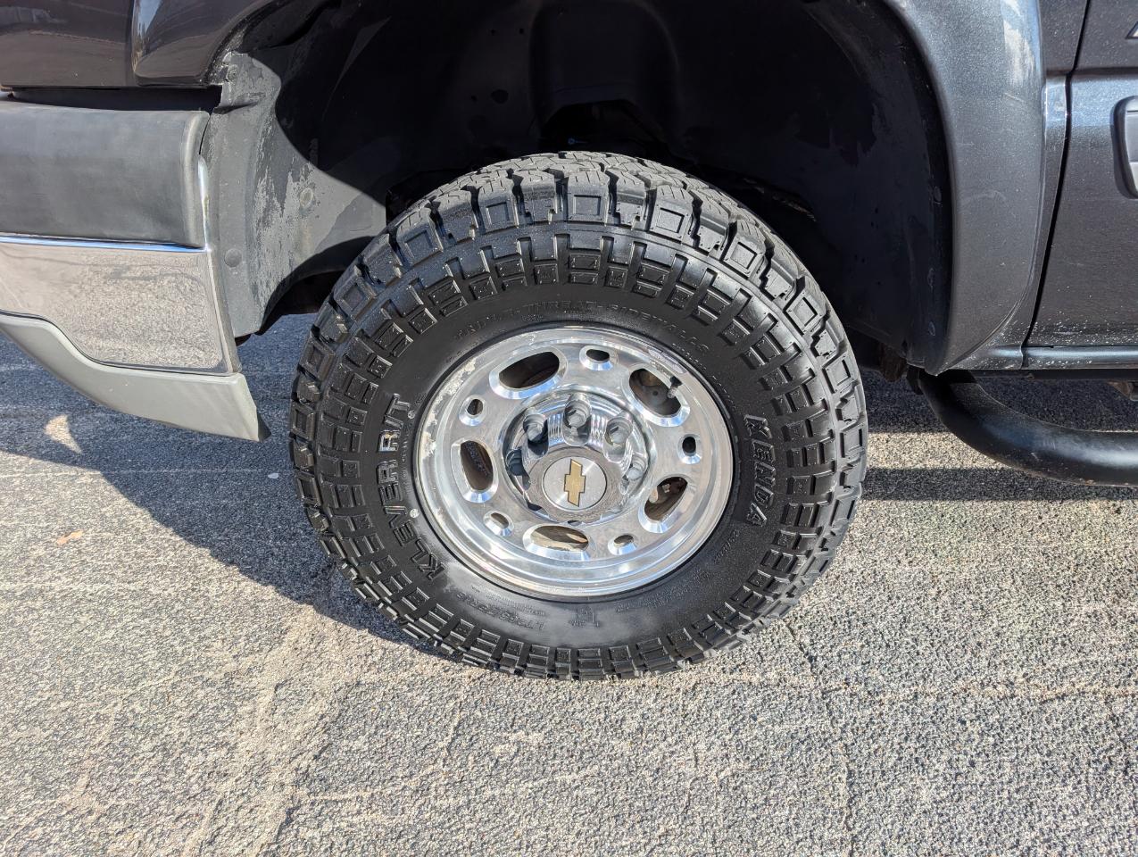 Chevrolet Silverado 2500HD Ext Cab 143.5" WB 4WD LS 2003