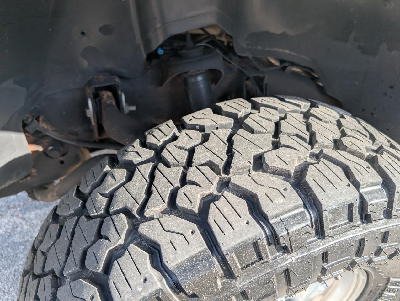 Chevrolet Silverado 2500HD Ext Cab 143.5" WB 4WD LS 2003