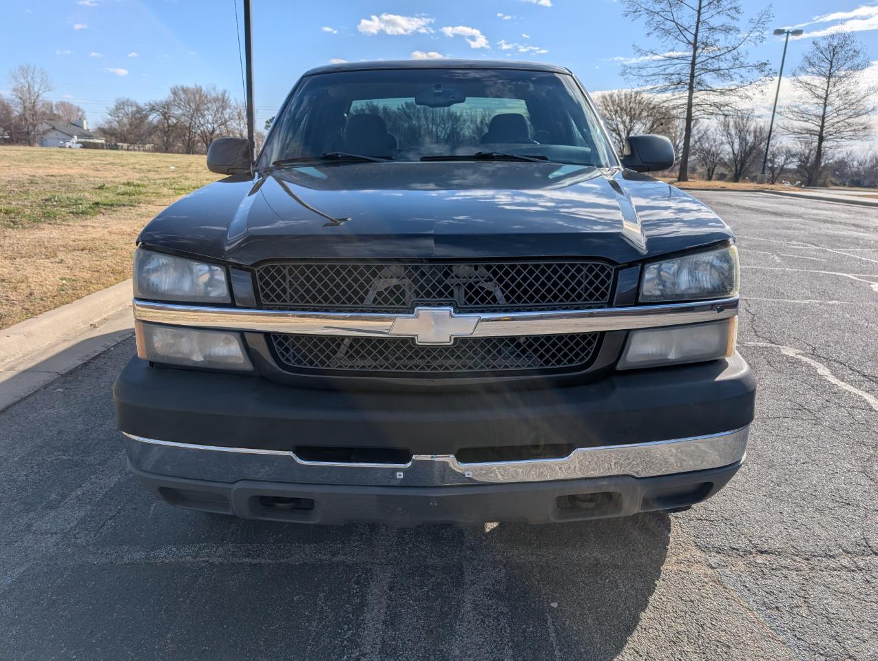 Chevrolet Silverado 2500HD Ext Cab 143.5" WB 4WD LS 2003