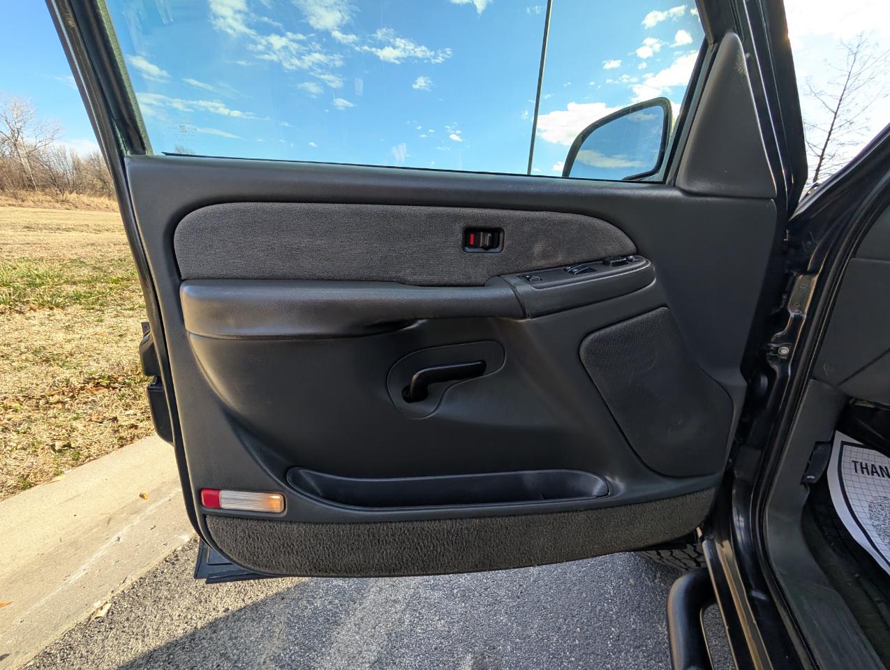 Chevrolet Silverado 2500HD Ext Cab 143.5" WB 4WD LS 2003