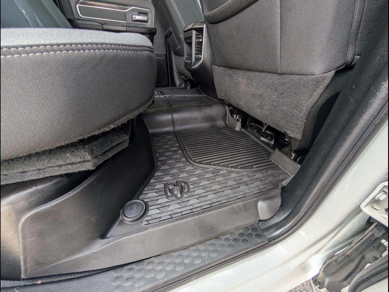 RAM 2500 Big Horn 4x4 Crew Cab 8' Box 2021