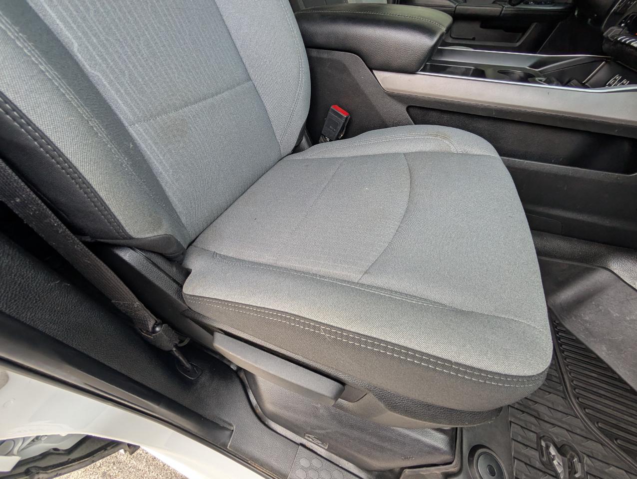 RAM 2500 Big Horn 4x4 Crew Cab 8' Box 2021