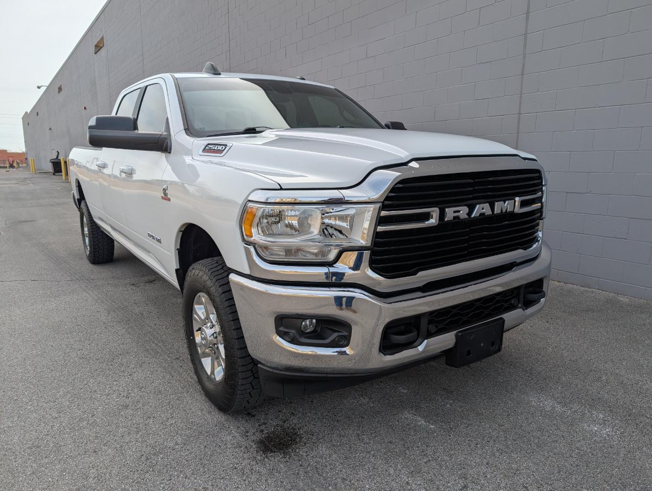 RAM 2500 Big Horn 4x4 Crew Cab 8' Box 2021