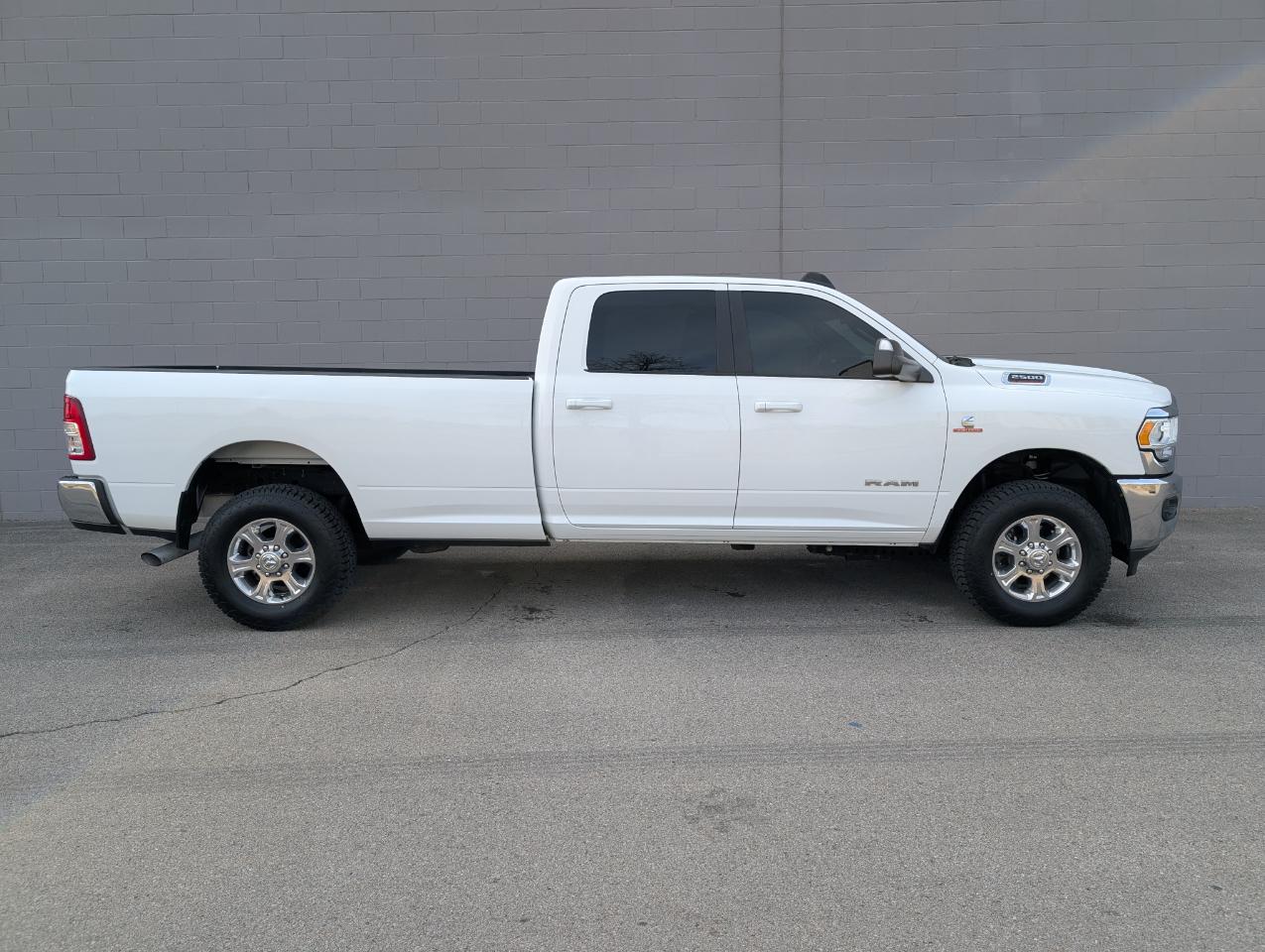 RAM 2500 Big Horn 4x4 Crew Cab 8' Box 2021