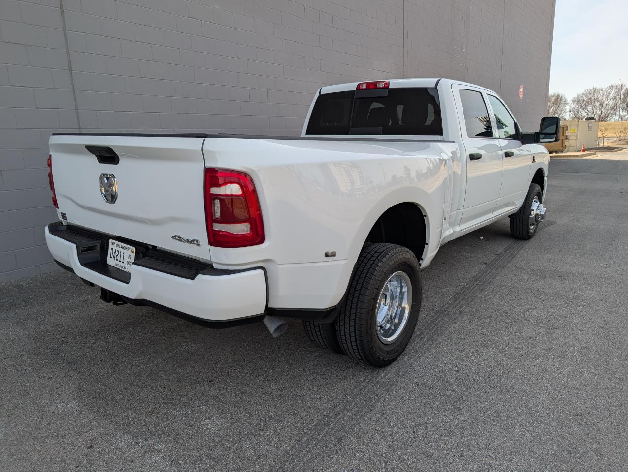 RAM 3500 Tradesman 4x4 Crew Cab 8' Box 2024