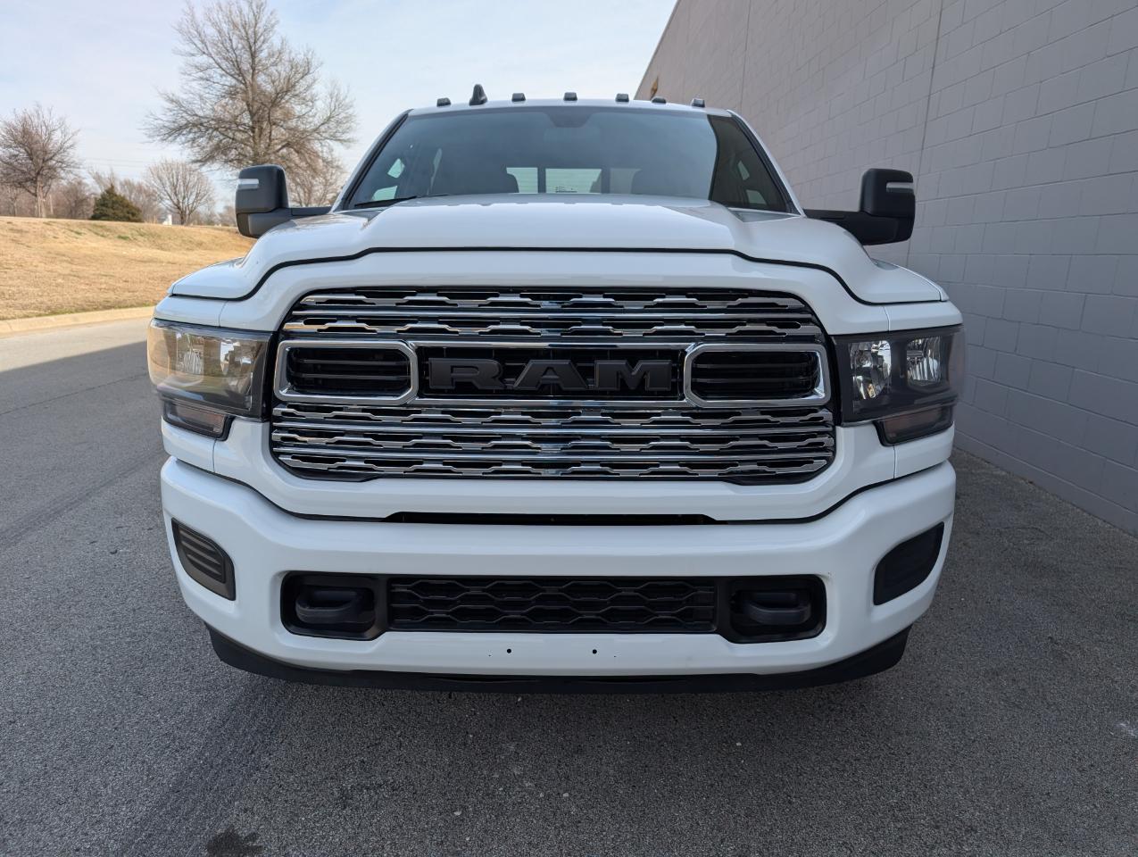 RAM 3500 Tradesman 4x4 Crew Cab 8' Box 2024