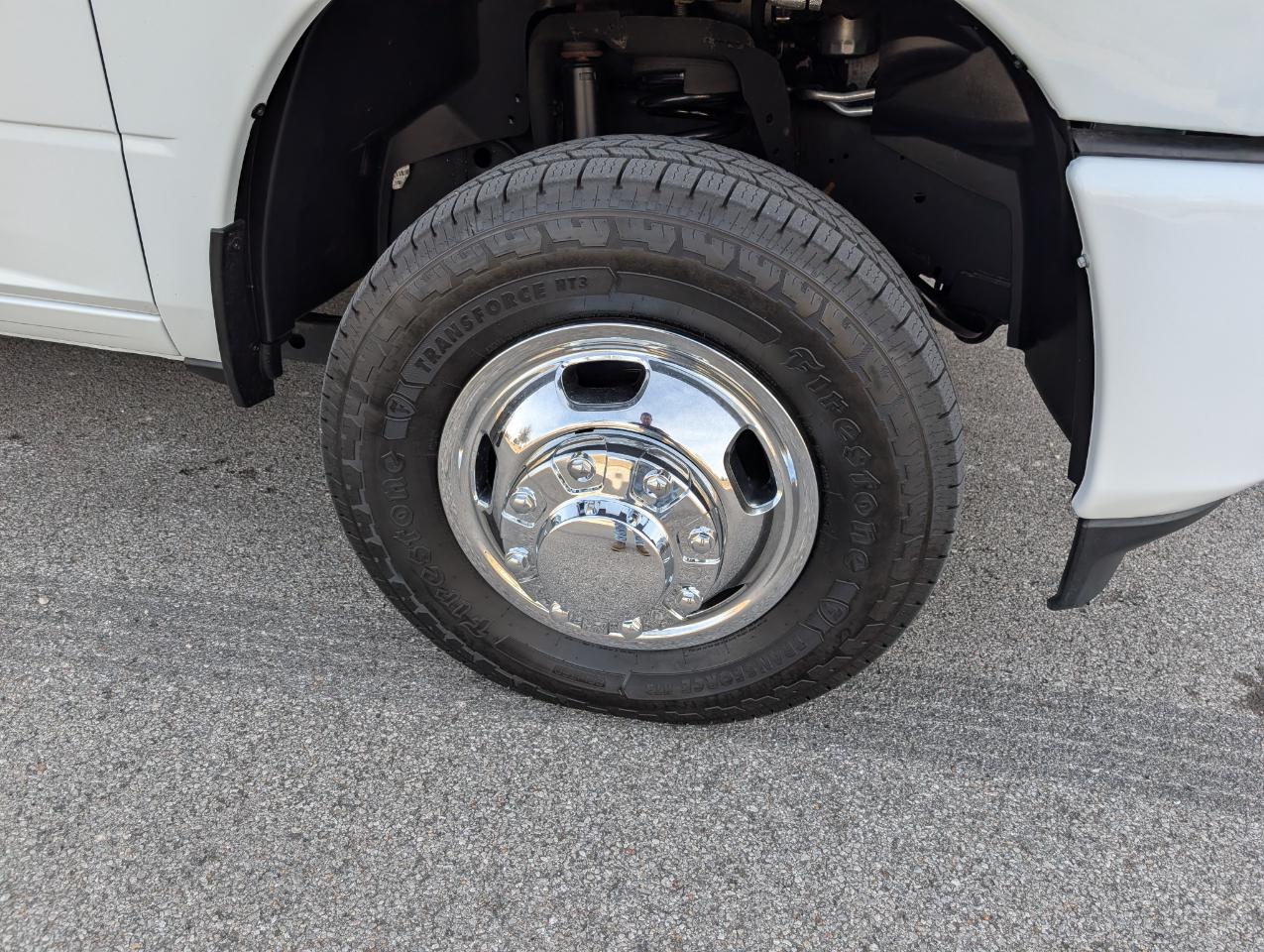 RAM 3500 Tradesman 4x4 Crew Cab 8' Box 2024