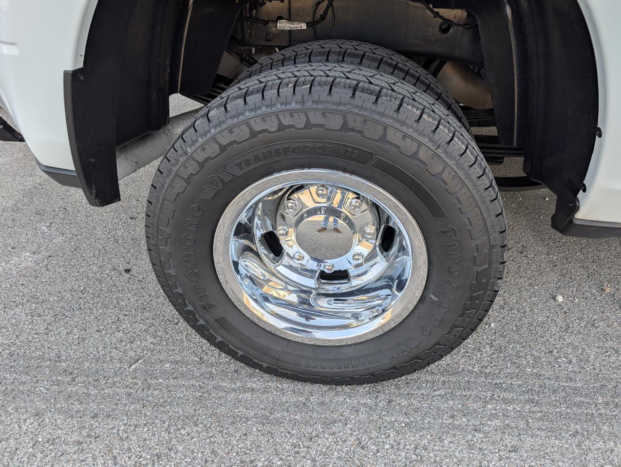 RAM 3500 Tradesman 4x4 Crew Cab 8' Box 2024