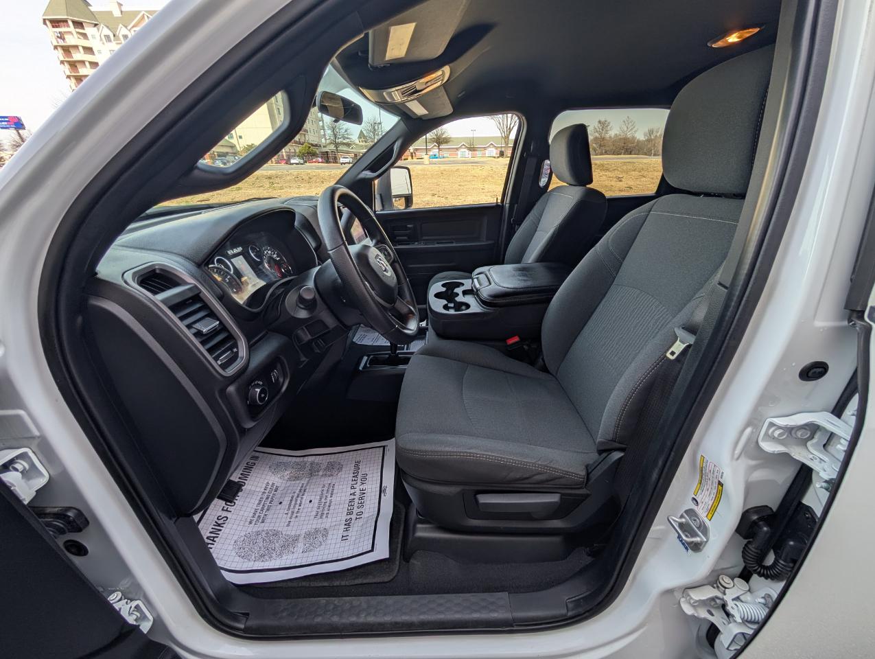 RAM 3500 Tradesman 4x4 Crew Cab 8' Box 2024