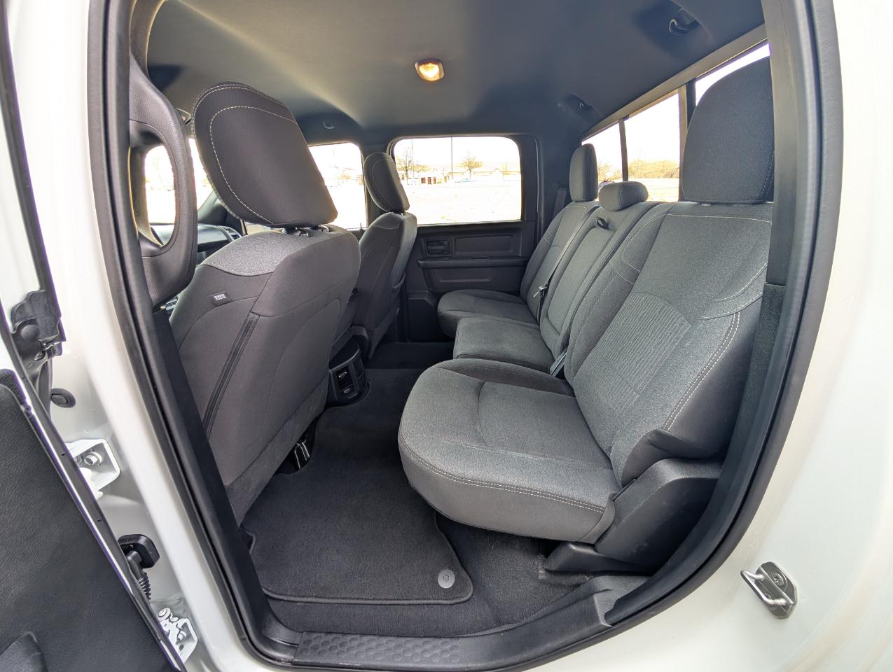 RAM 3500 Tradesman 4x4 Crew Cab 8' Box 2024