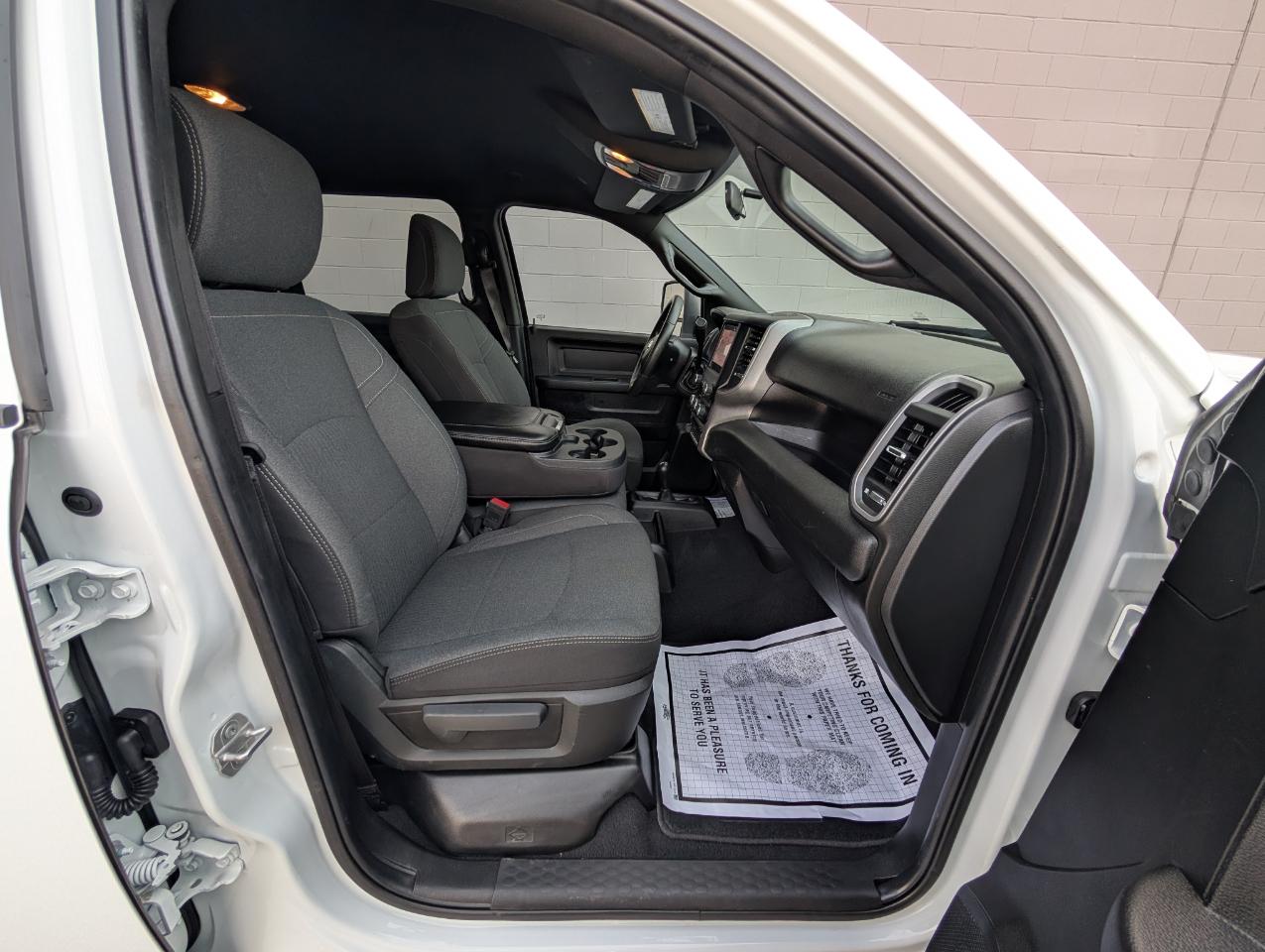 RAM 3500 Tradesman 4x4 Crew Cab 8' Box 2024