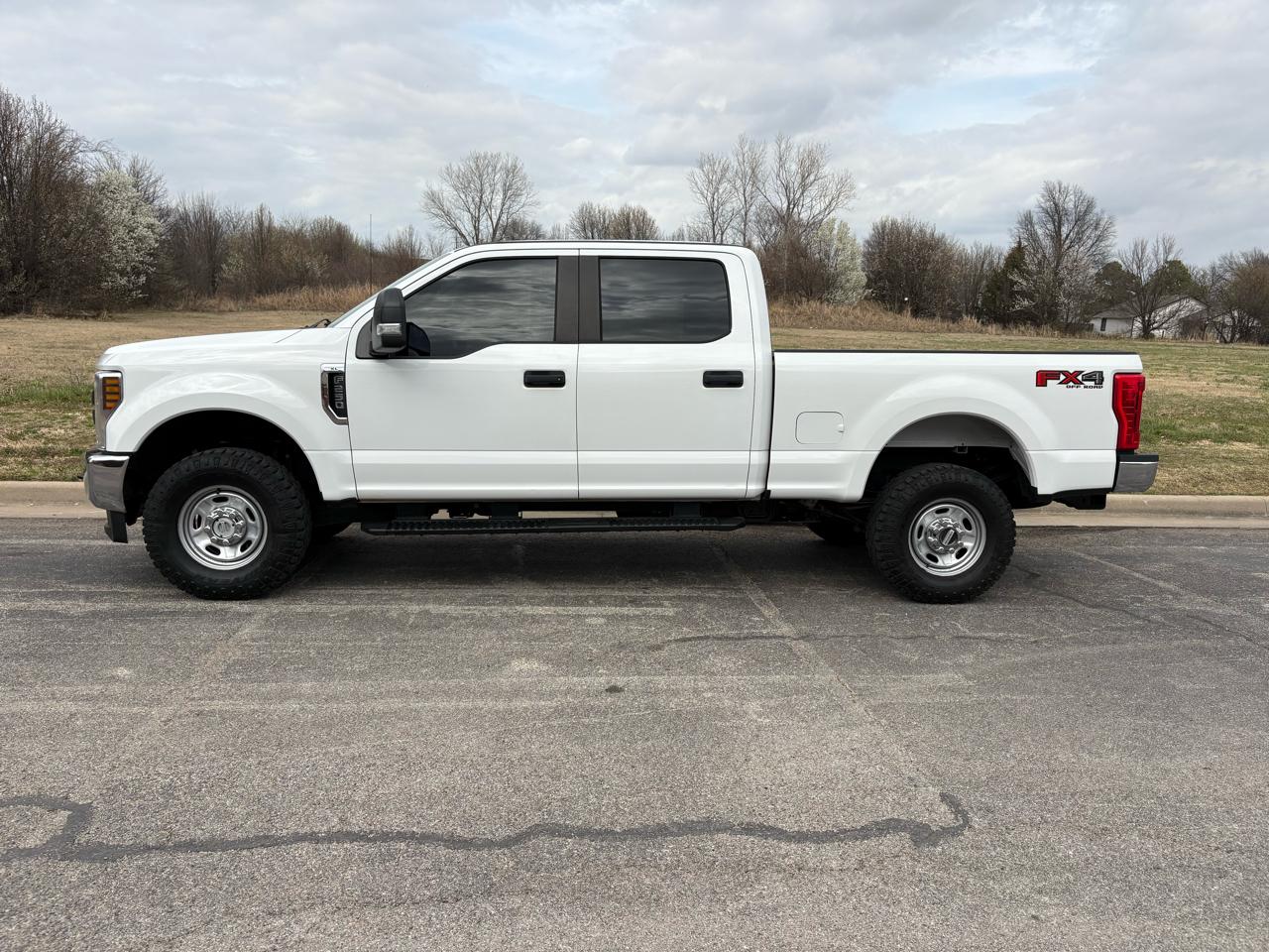 Ford Super Duty F-250 SRW XL 4WD Crew Cab 6.75' Box 2018