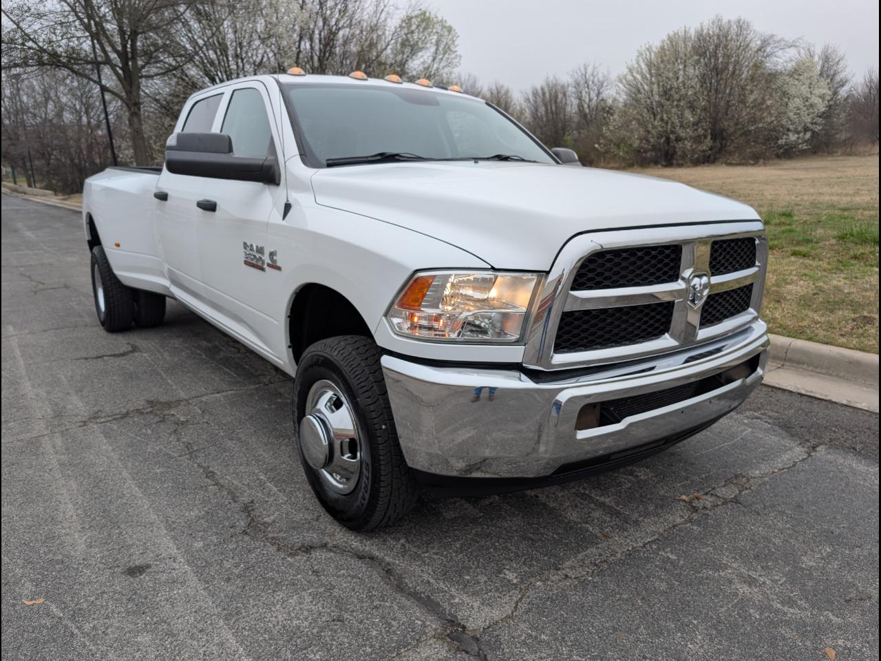 RAM 3500 Tradesman 4x4 Crew Cab 8' Box 2018