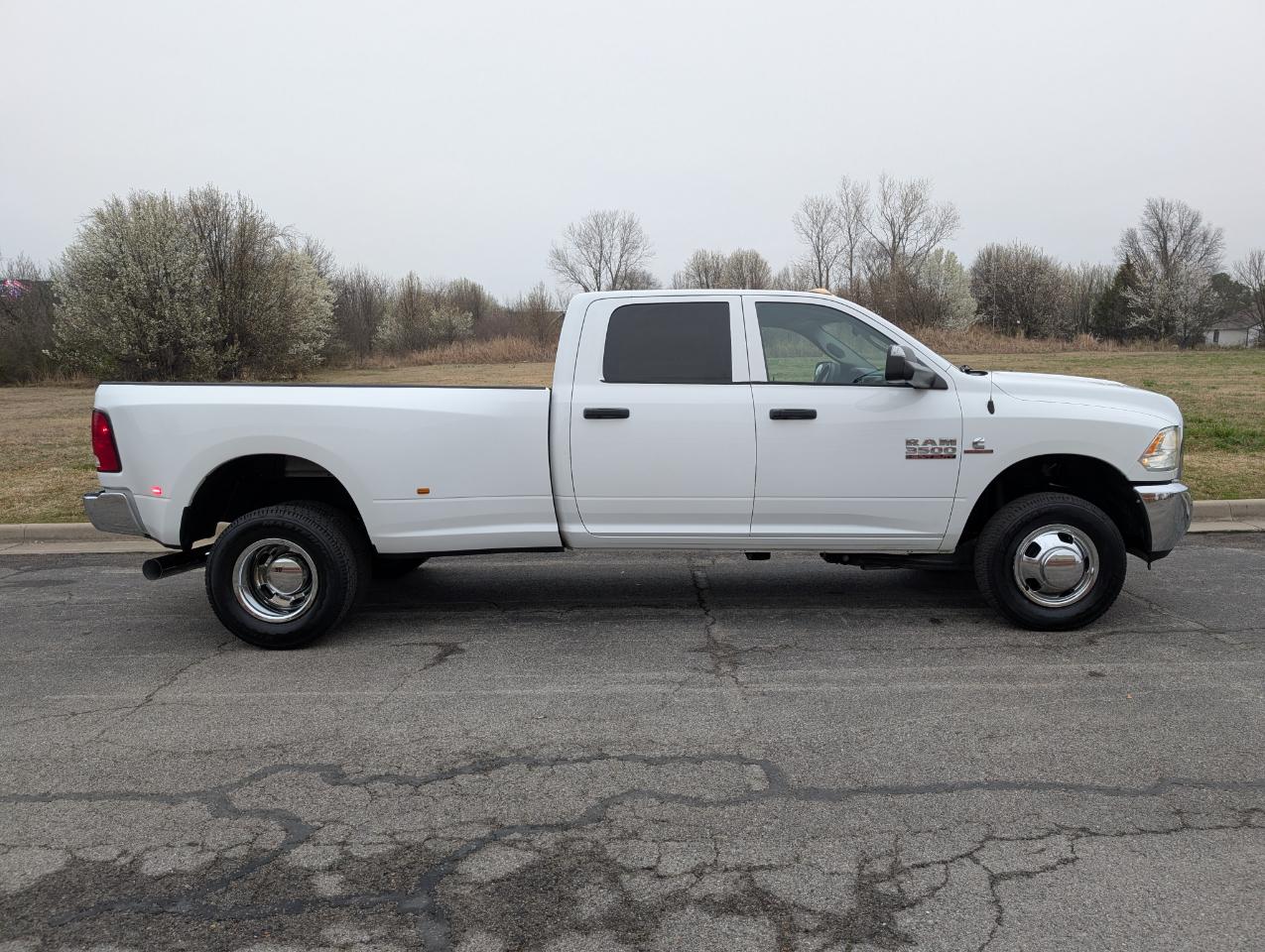 RAM 3500 Tradesman 4x4 Crew Cab 8' Box 2018