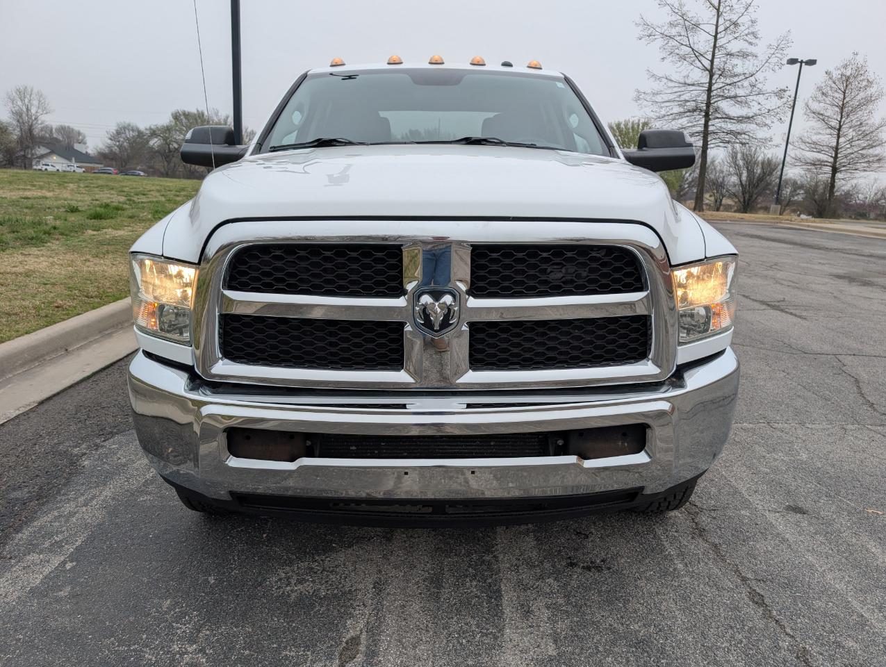 RAM 3500 Tradesman 4x4 Crew Cab 8' Box 2018