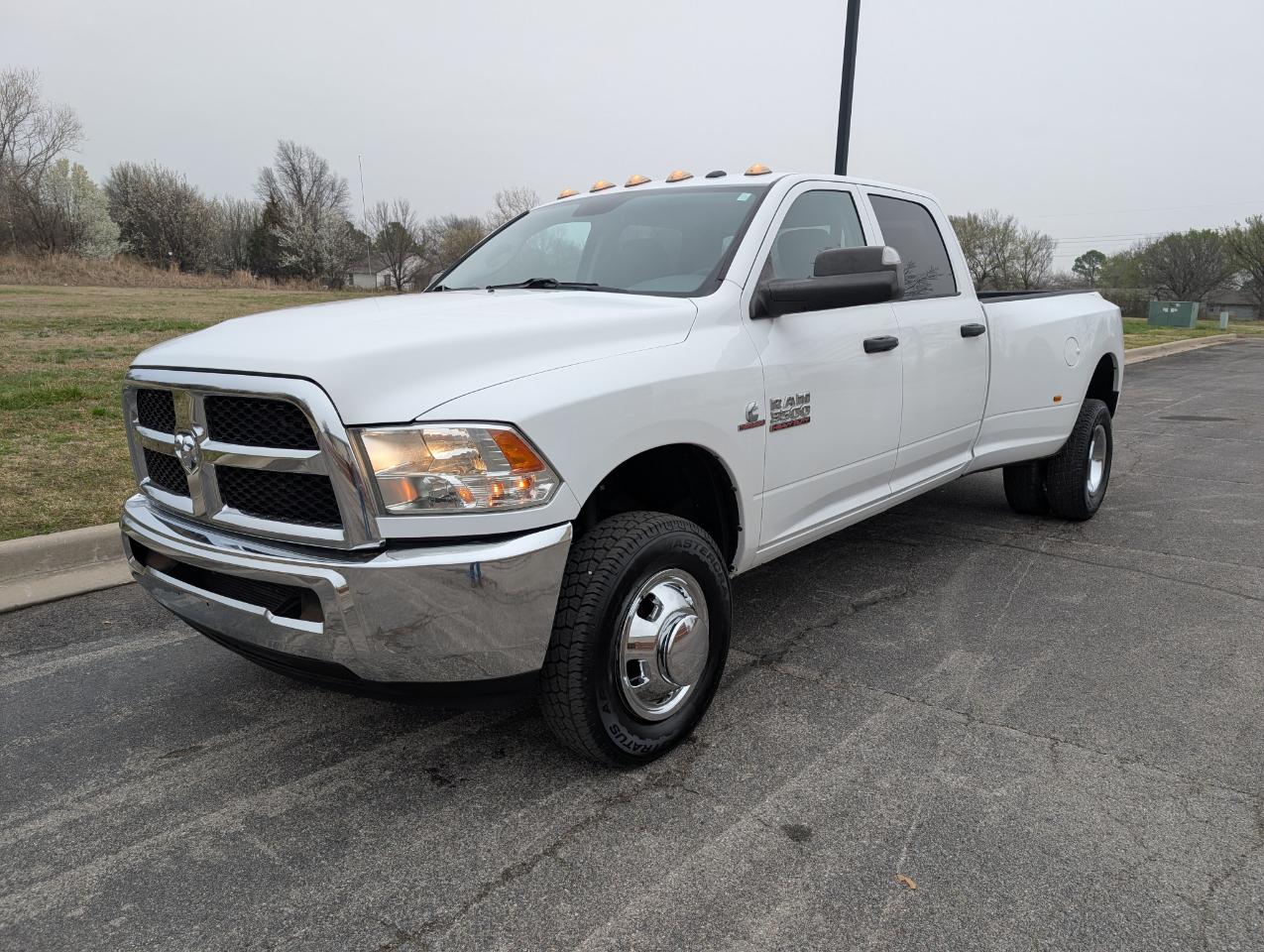 RAM 3500 Tradesman 4x4 Crew Cab 8' Box 2018