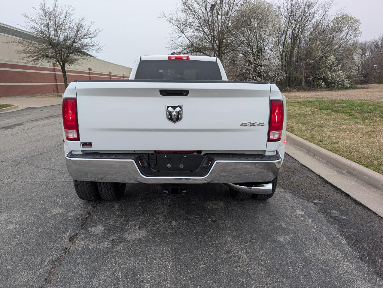 RAM 3500 Tradesman 4x4 Crew Cab 8' Box 2018