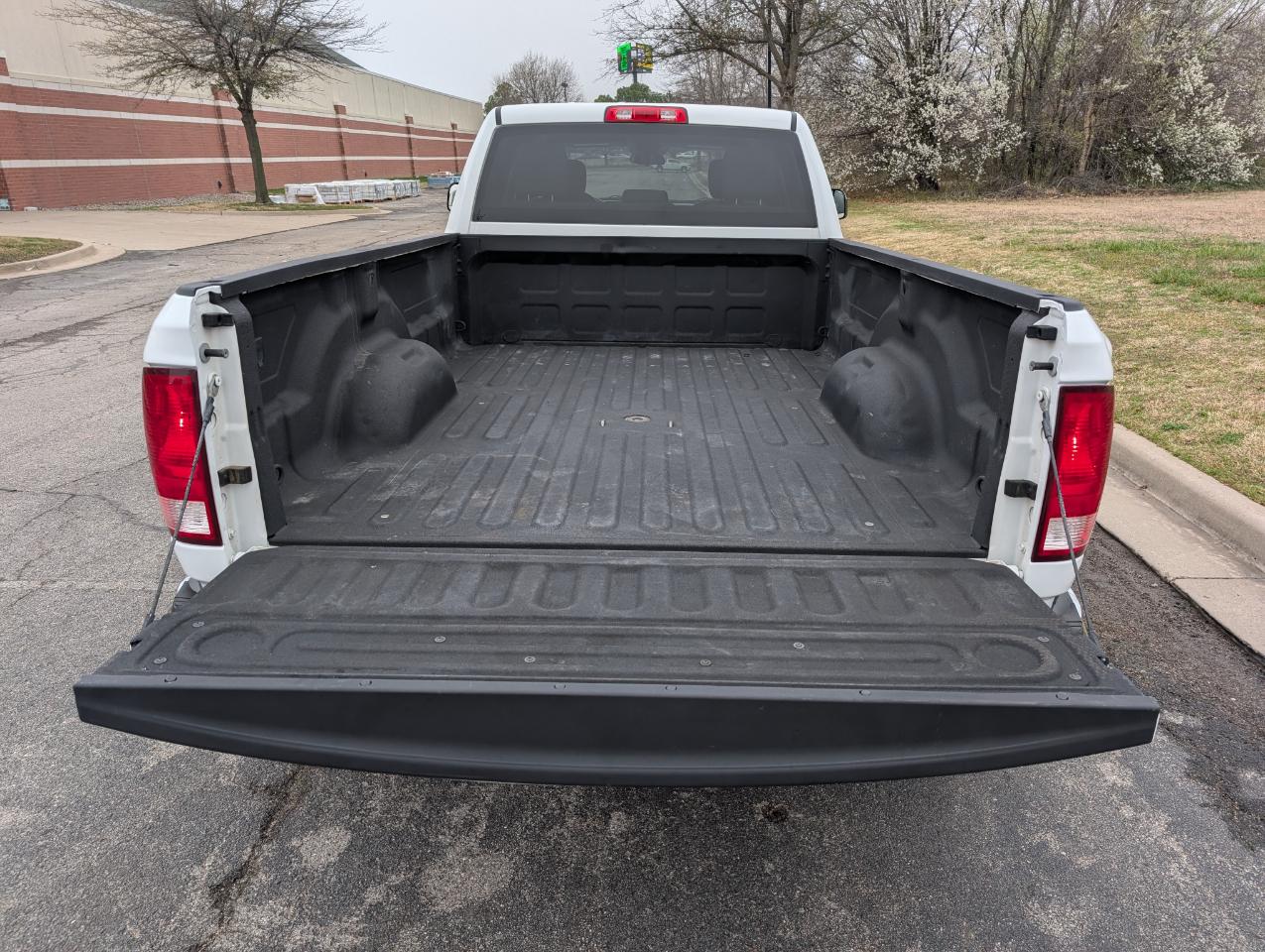 RAM 3500 Tradesman 4x4 Crew Cab 8' Box 2018