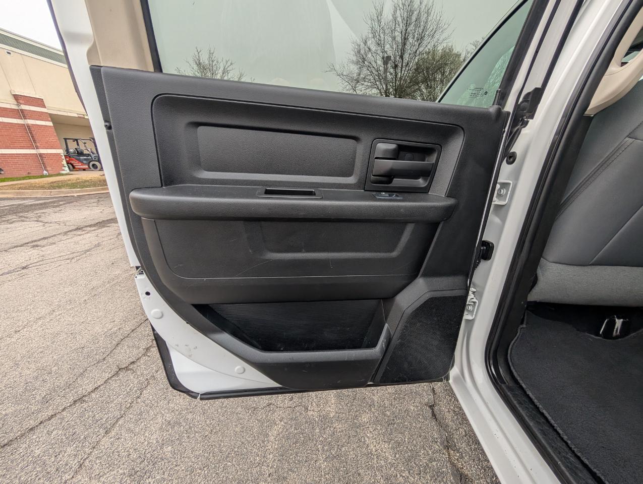 RAM 3500 Tradesman 4x4 Crew Cab 8' Box 2018