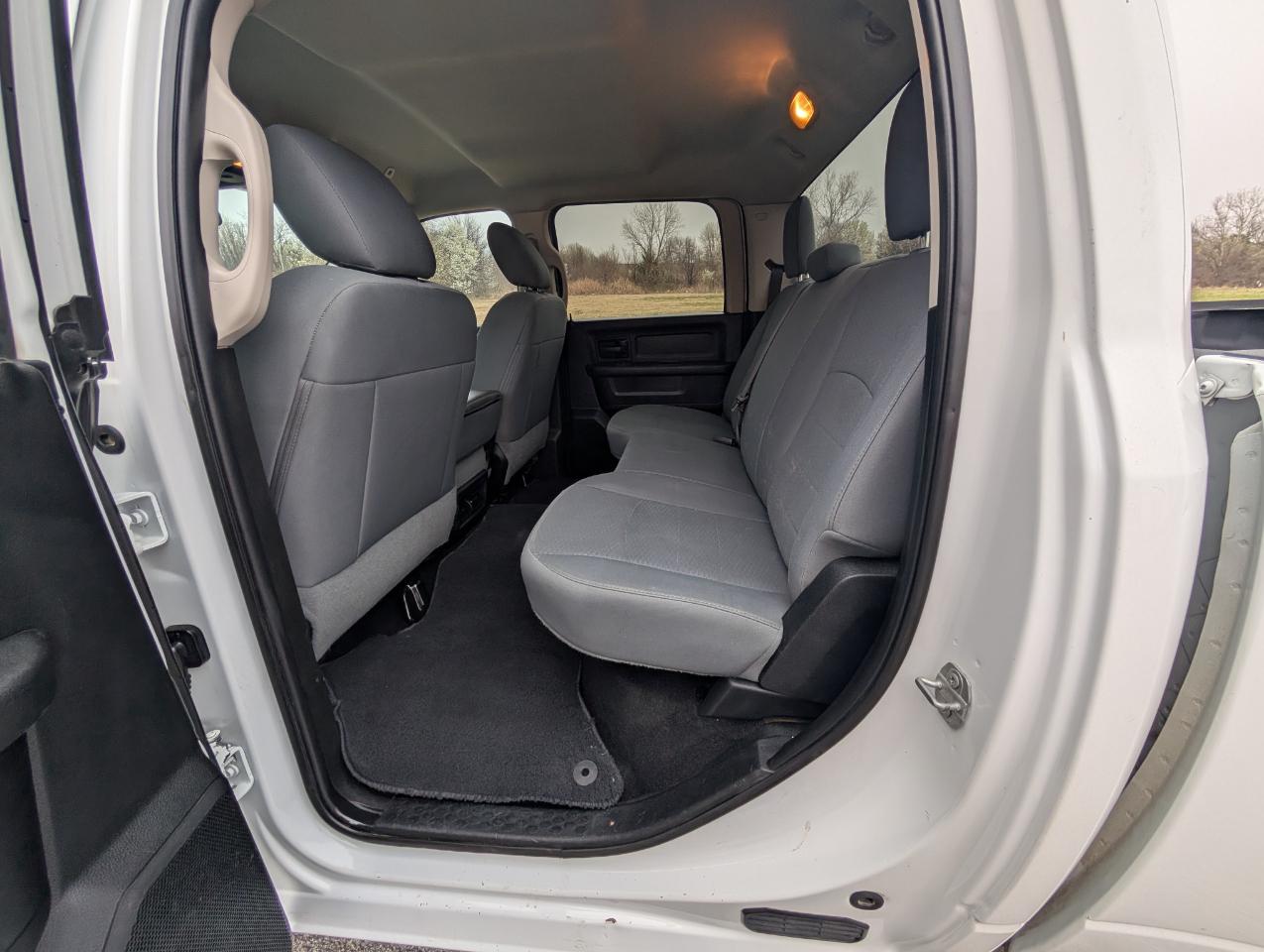 RAM 3500 Tradesman 4x4 Crew Cab 8' Box 2018