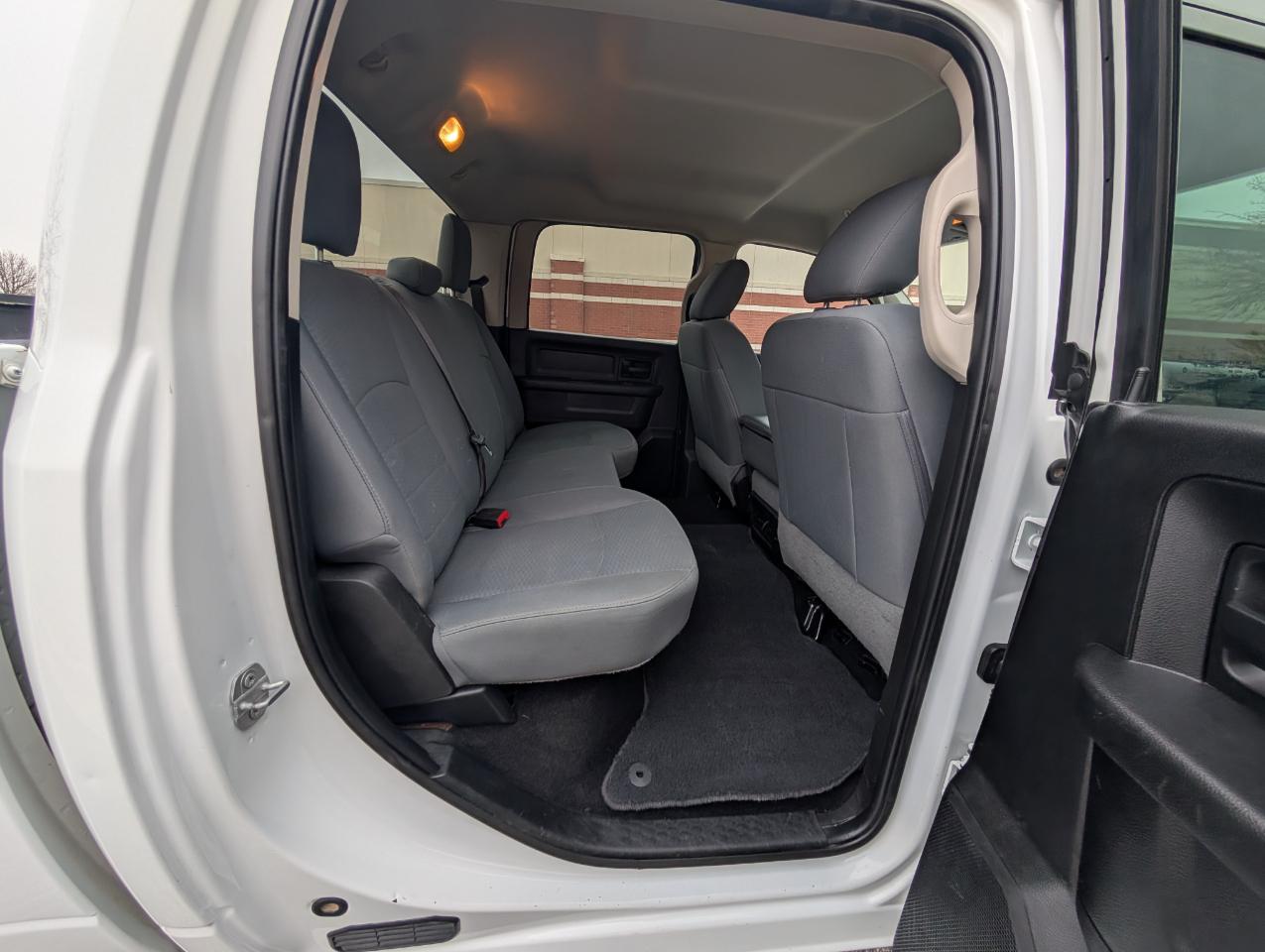 RAM 3500 Tradesman 4x4 Crew Cab 8' Box 2018