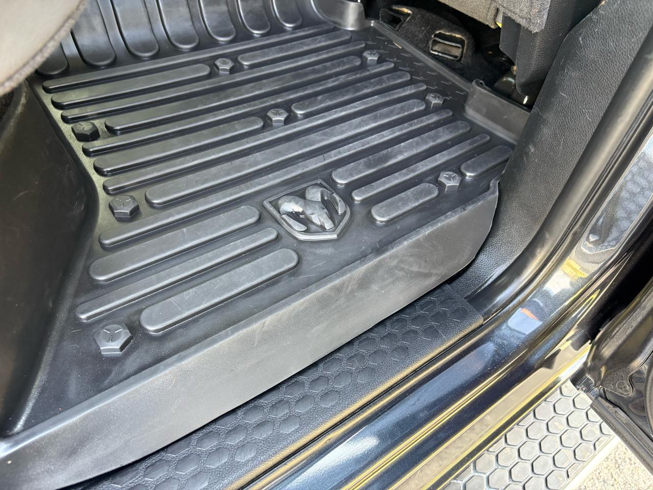 RAM 2500 4WD Crew Cab 149" Tradesman 2015