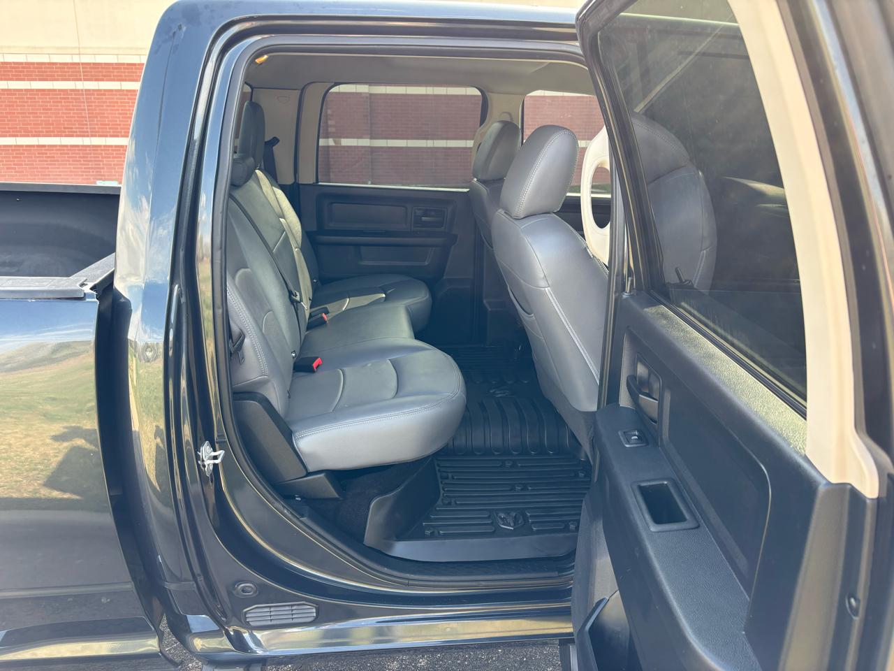 RAM 2500 4WD Crew Cab 149" Tradesman 2015