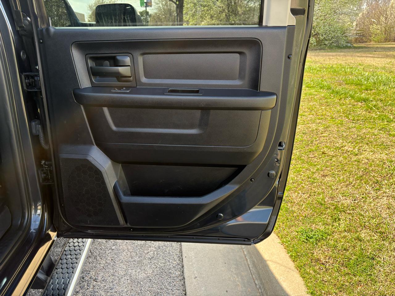 RAM 2500 4WD Crew Cab 149" Tradesman 2015