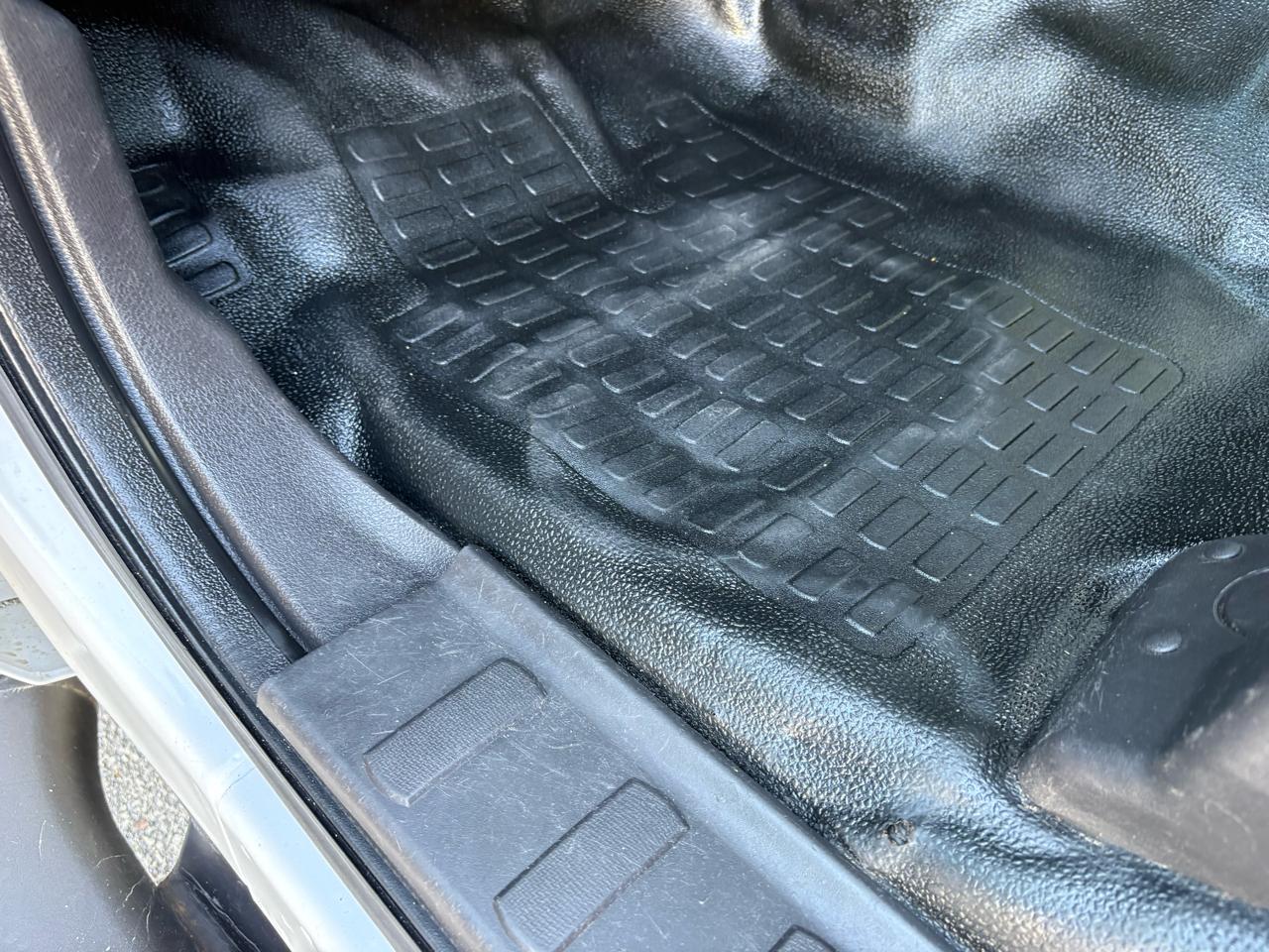 Ford Super Duty F-350 DRW 2WD Reg Cab 141" WB 60" CA XL 2016