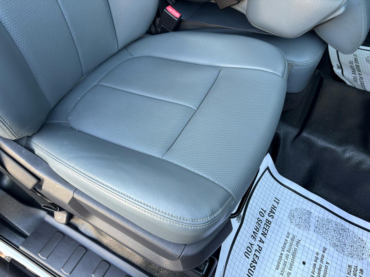 Ford Super Duty F-350 DRW 2WD Reg Cab 141" WB 60" CA XL 2016