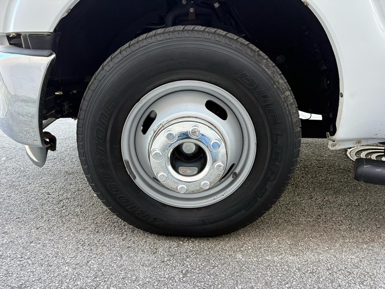 Ford Super Duty F-350 DRW 2WD Reg Cab 141" WB 60" CA XL 2016