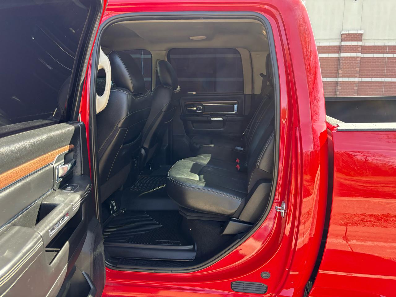 RAM 2500 Laramie 4x4 Crew Cab 6'4" Box 2018