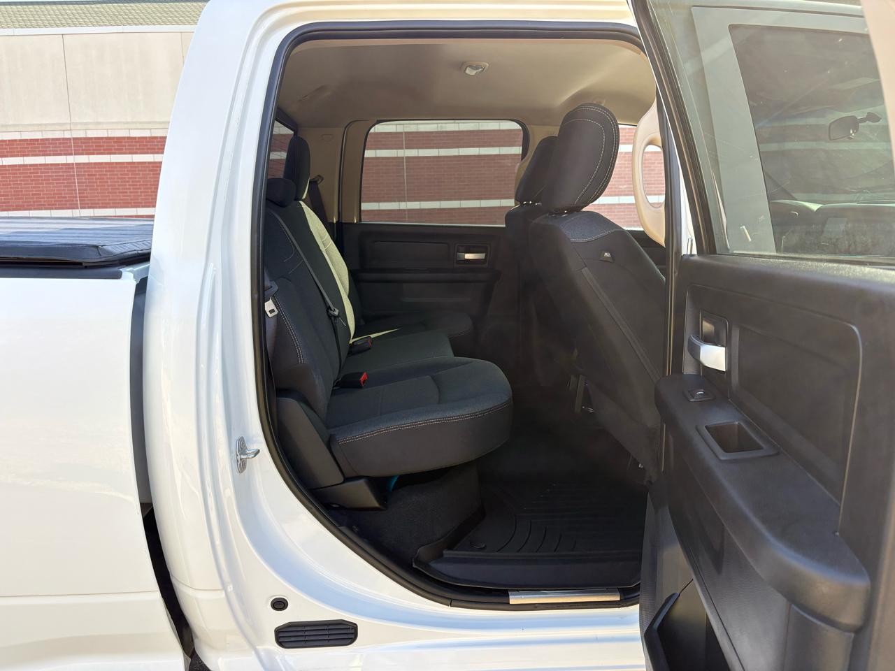 RAM 2500 Tradesman 4x4 Crew Cab 6'4" Box 2019