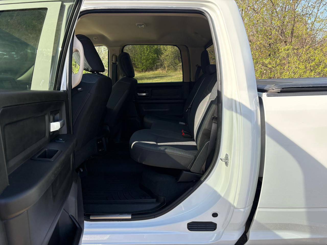 RAM 2500 Tradesman 4x4 Crew Cab 6'4" Box 2019