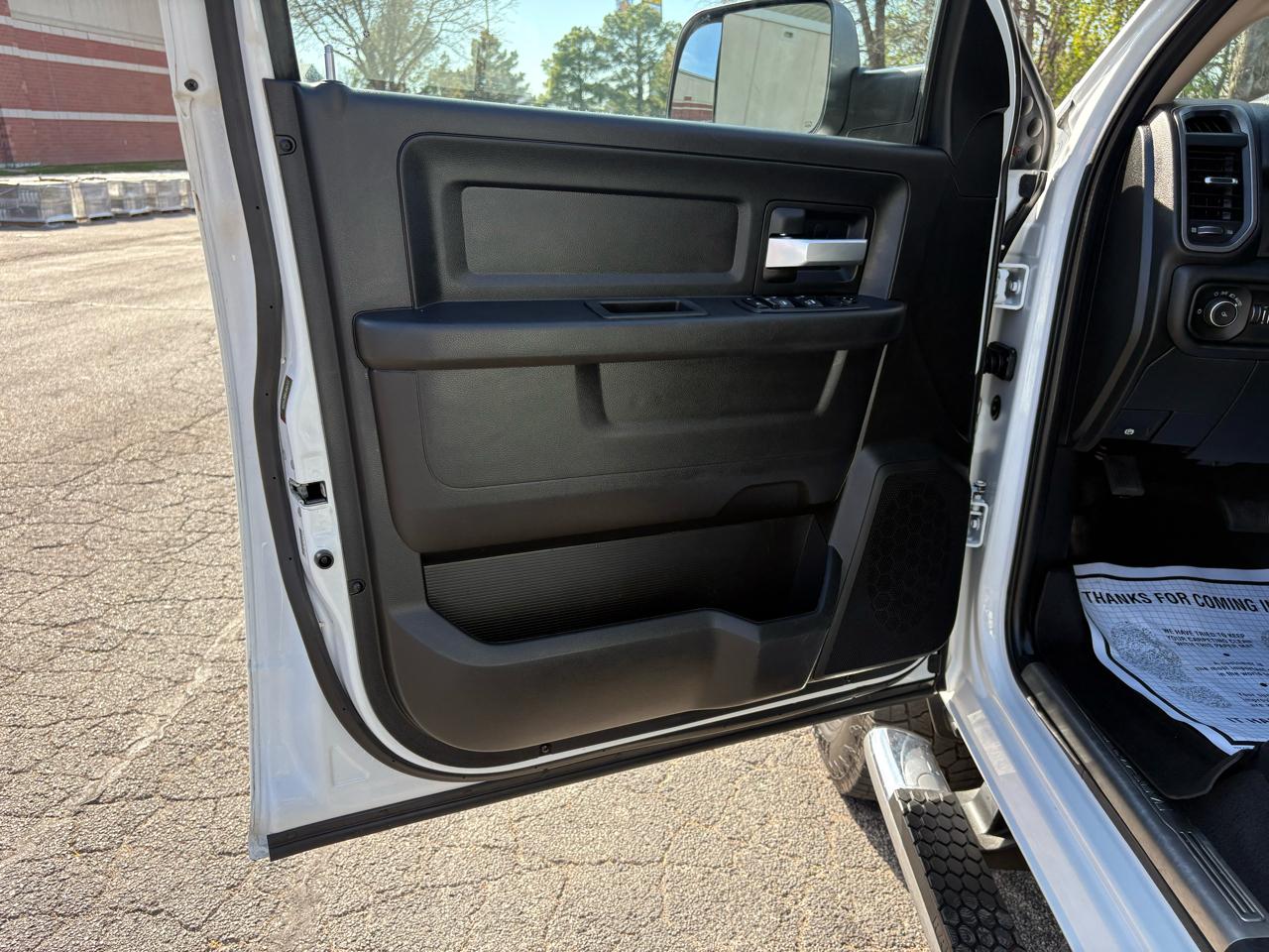 RAM 2500 Tradesman 4x4 Crew Cab 6'4" Box 2019