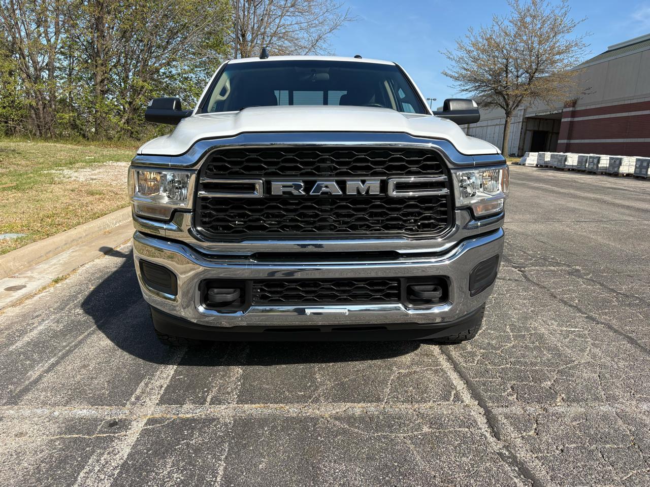 RAM 2500 Tradesman 4x4 Crew Cab 6'4" Box 2019