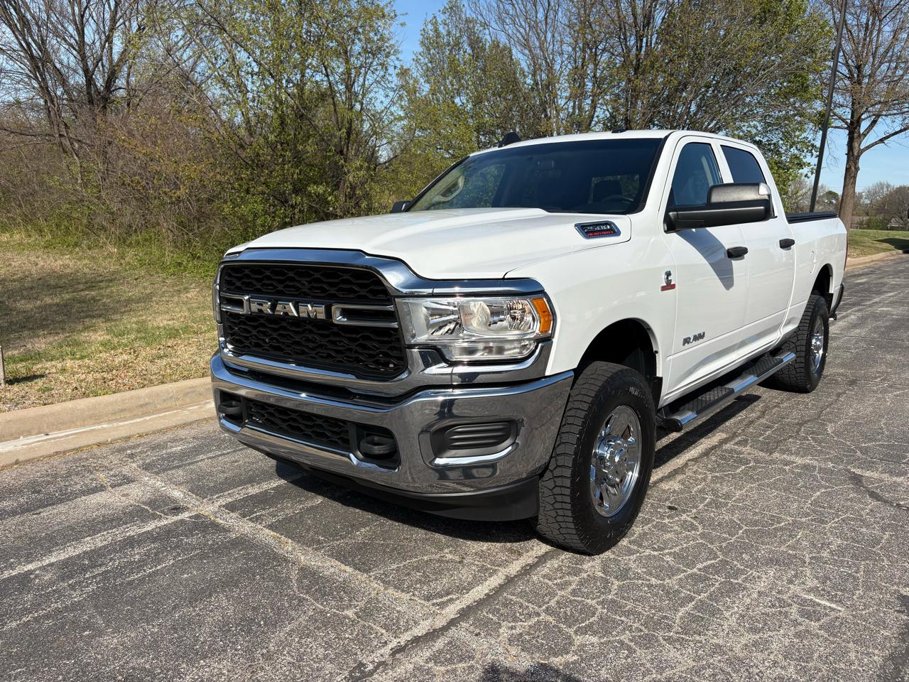 RAM 2500 Tradesman 4x4 Crew Cab 6'4" Box 2019
