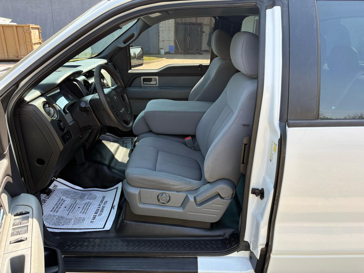 Ford F-150 4WD SuperCab 145" XL 2011