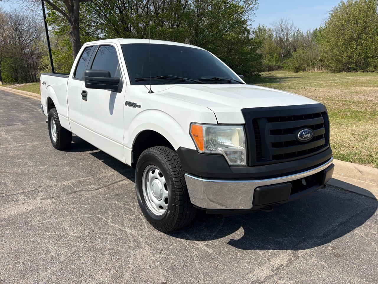 Ford F-150 4WD SuperCab 145" XL 2011
