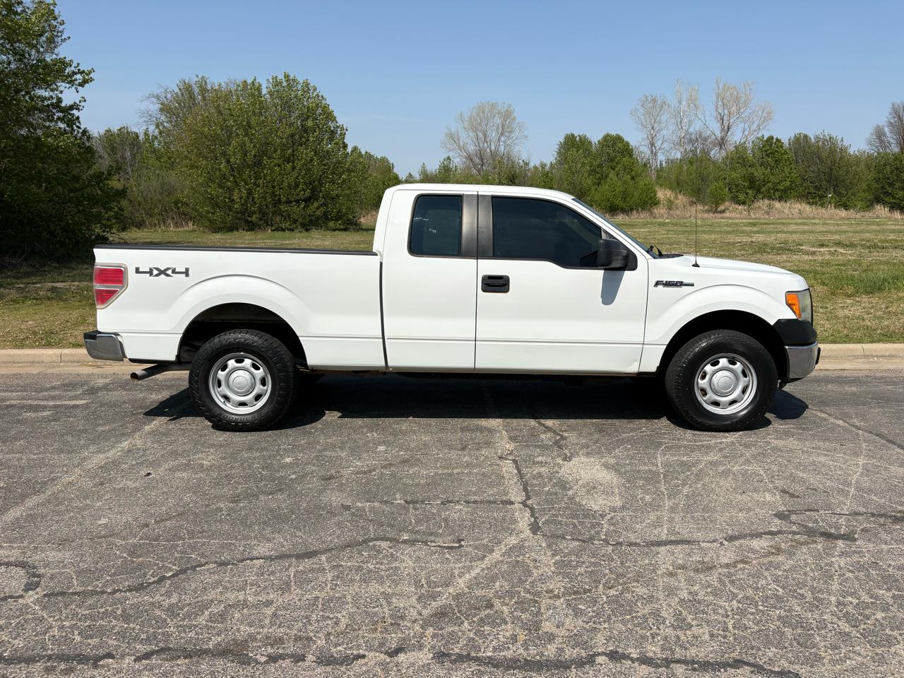 Ford F-150 4WD SuperCab 145" XL 2011