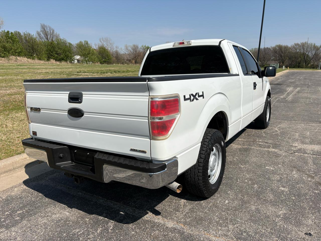 Ford F-150 4WD SuperCab 145" XL 2011