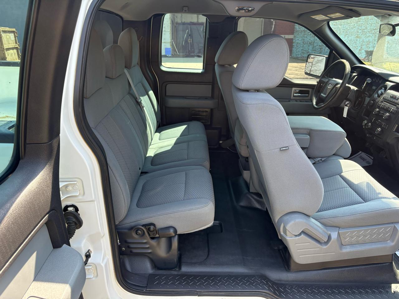 Ford F-150 4WD SuperCab 145" XL 2011