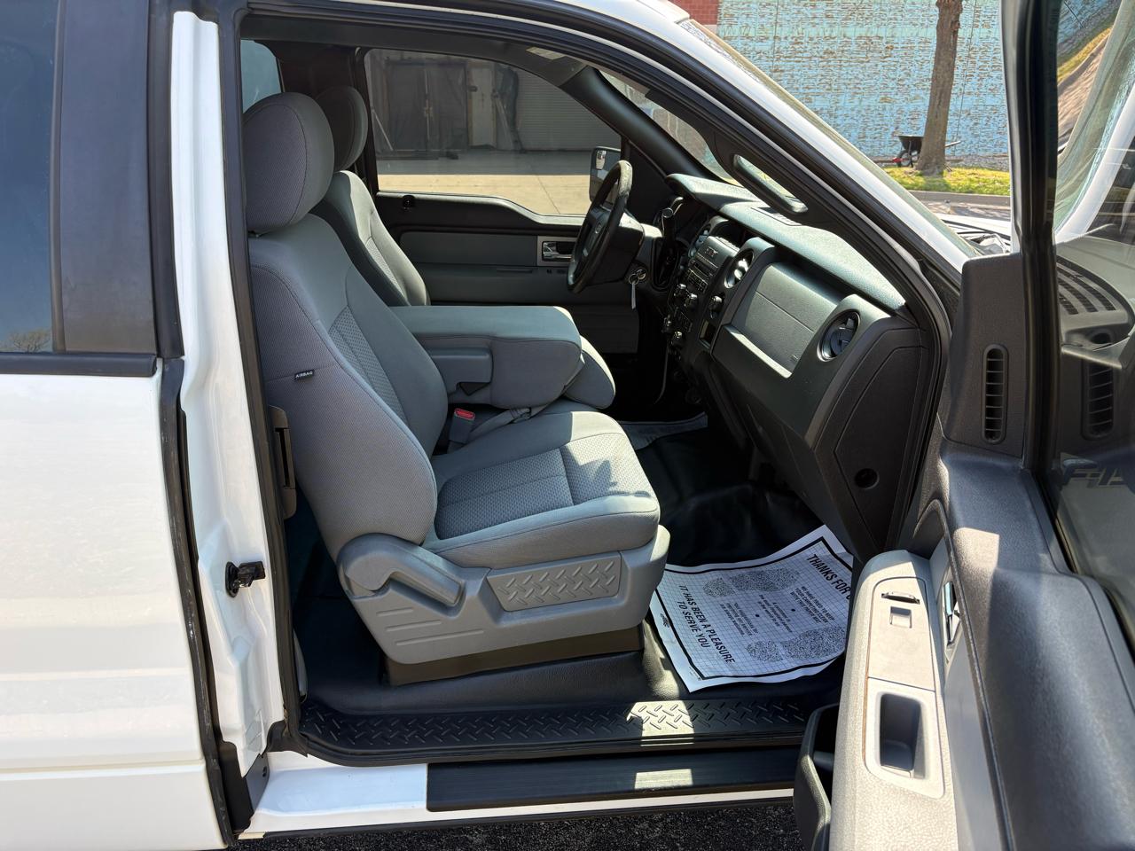 Ford F-150 4WD SuperCab 145" XL 2011