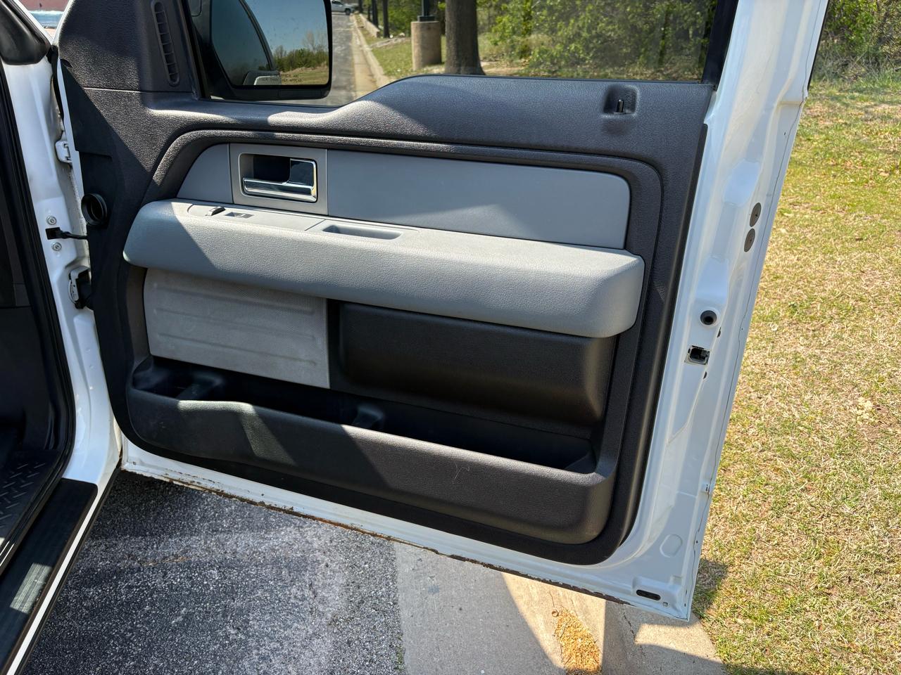 Ford F-150 4WD SuperCab 145" XL 2011