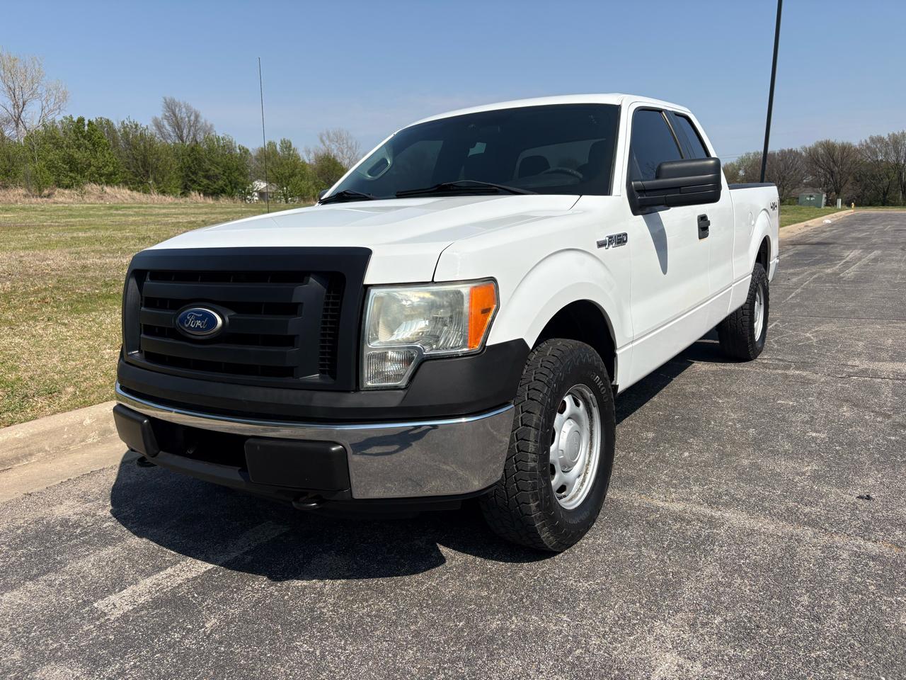 2011 Ford F-150 4WD SuperCab 145" XL